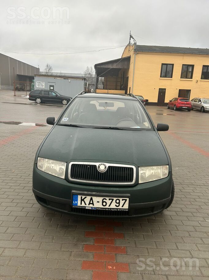 Pārdodu brausošu auto. (Var veikt testa braucienus).
Labs darba rūķis.
L