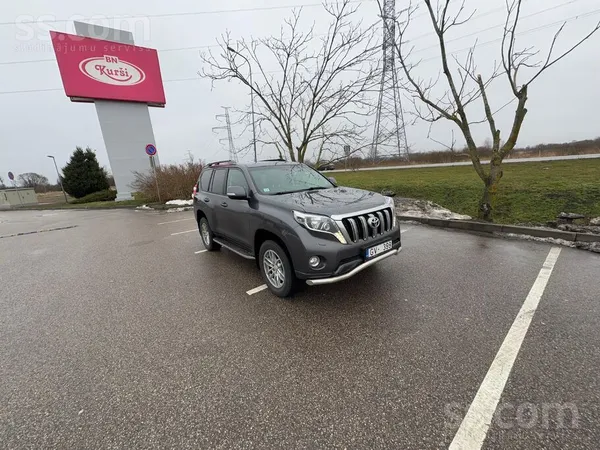Toyota Automobilis pirkts jauns Latvijā pie dīlera. 