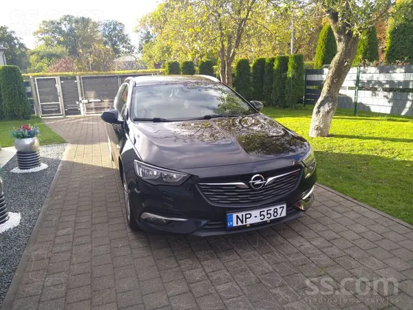 Opel Īpašniece pārdod uzticamu, laicīgi koptu automašīn
