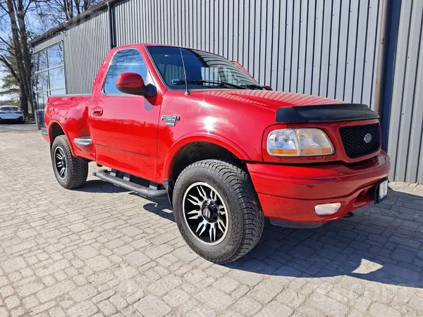 Ford Pārdod Ford F150 Sport 4x4 ar lielāko 5.4 V8 trito