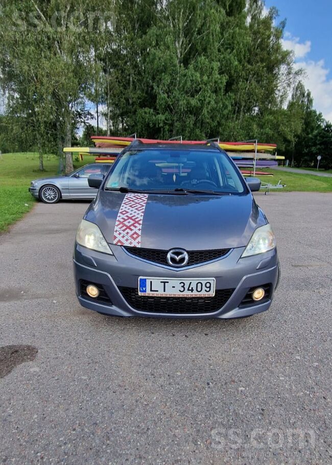 Saistībā ar jaunas automašīnas iegādi. Tiek tirgota mazda5 minivens ar 7 sēd