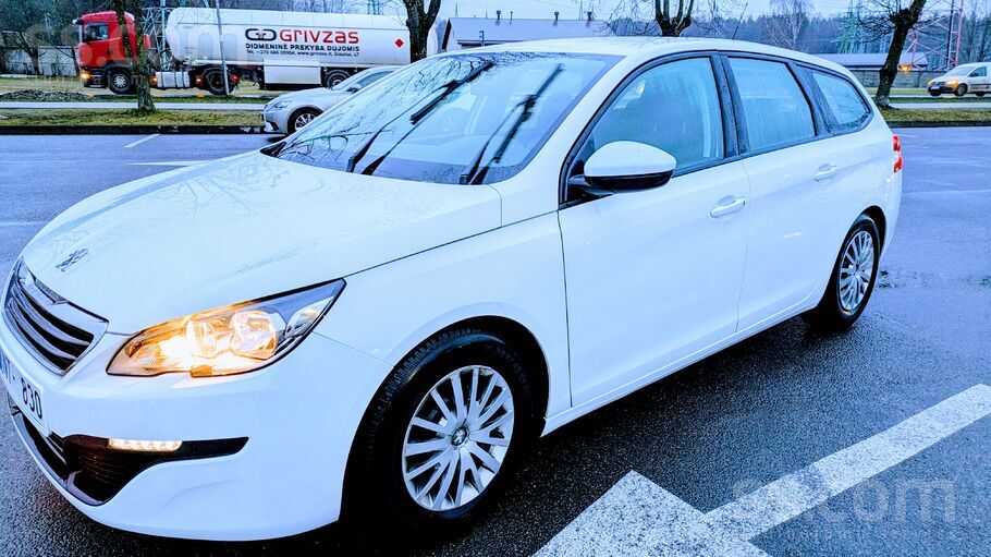 Mazs patēriņa 3 litri uz 100 km. 
Liels bagāžnieks. Saliekamie sēdekļi, izo