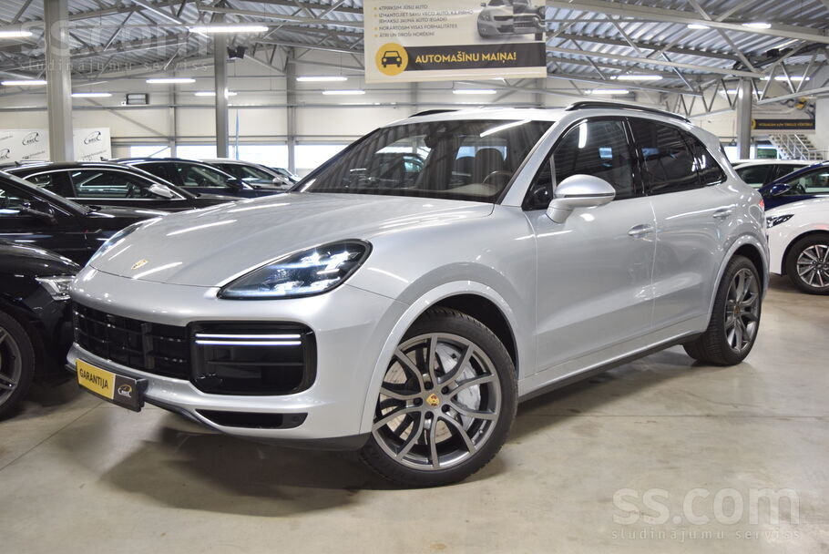 Porsche Cayenne Turbo. 2018. gada. 4.0l benzīns, 404 Kw (549 Hp)

Porsche