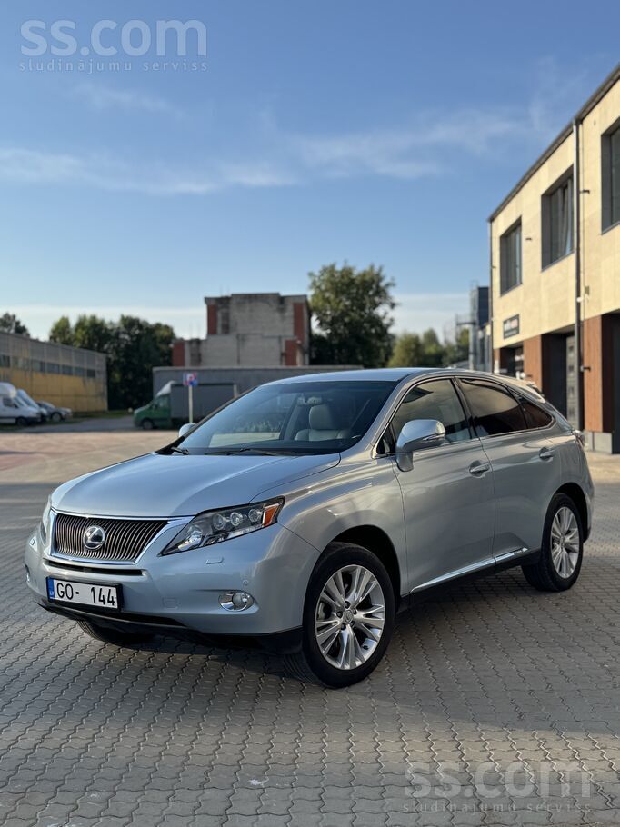 Pārdodu Lexus RX 450h, 2010. gada.
Kopējā jauda: 220 kW (299 zirgspēki).