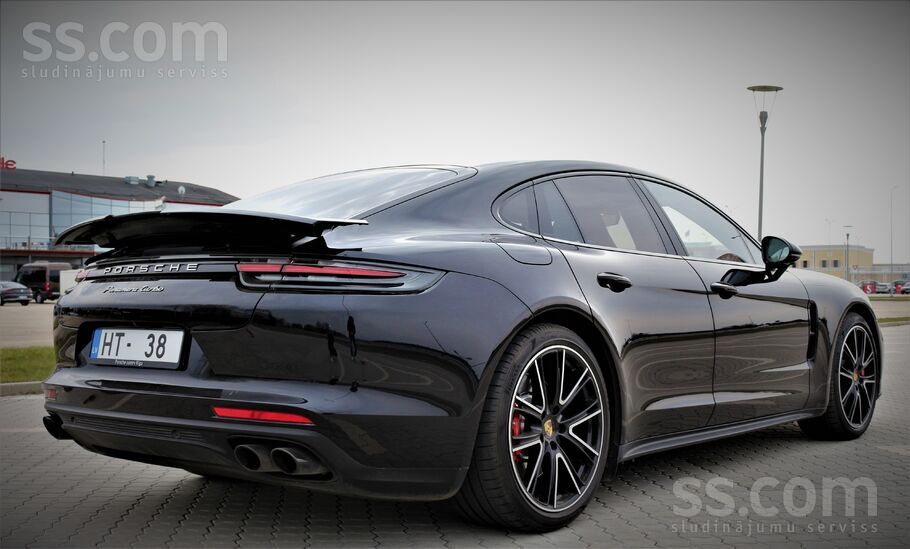 Porsche Pārdod Porsche Panamera Turbo 4.0 550Zs , lietie d