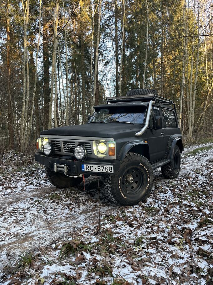 Pārdodu Nissan Patrol Y60, 2.8 dīzelis.
-Šnorkelis
-Dragon viņča
-Led
