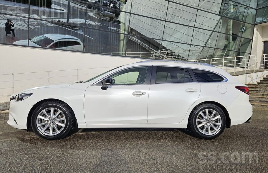 Pārdodu vai mainu pret WV 9vietīgu busiņu Caravelle vai Transporter
Mazda 6