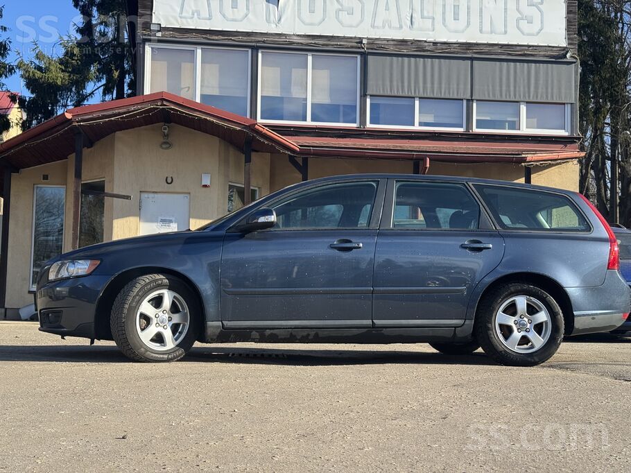 Volvo Ievests Volvo V-50, 1, 6d 1560cm3, 80 kw 109 zs . 