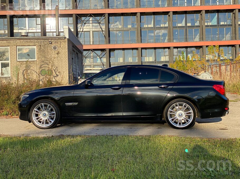 Новый Т/о, BMW 760i (F01) V12 544 л. с. – мощный и комфортный седан. В компл
