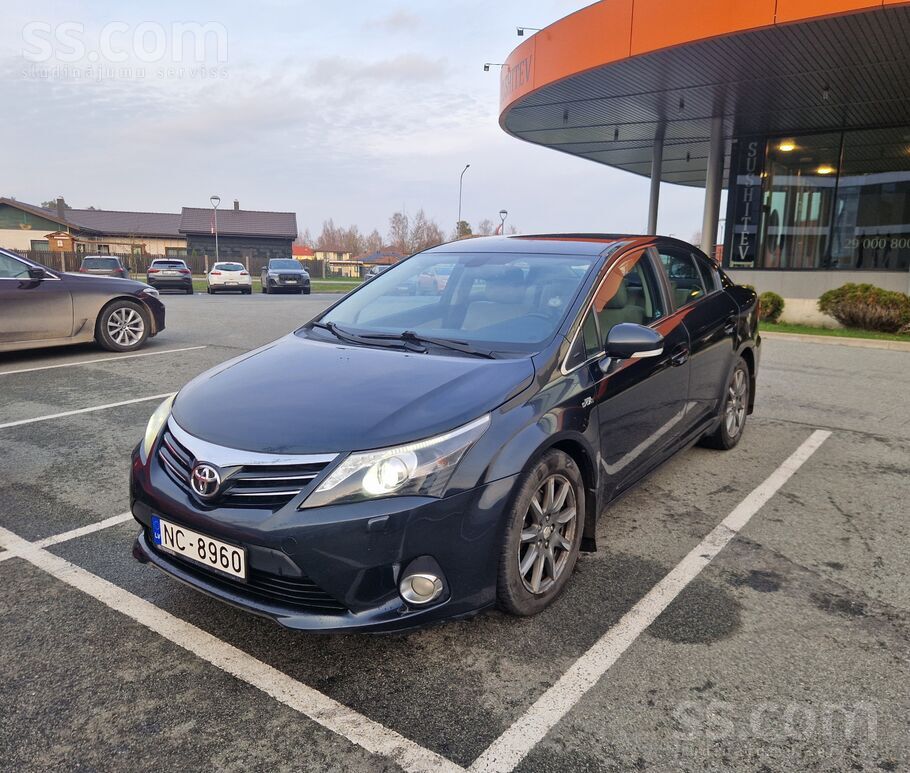 Automātiskā ātrumkārba.
Lieliskā tehniskā un vizuālā stāvoklī.
Toyota Av