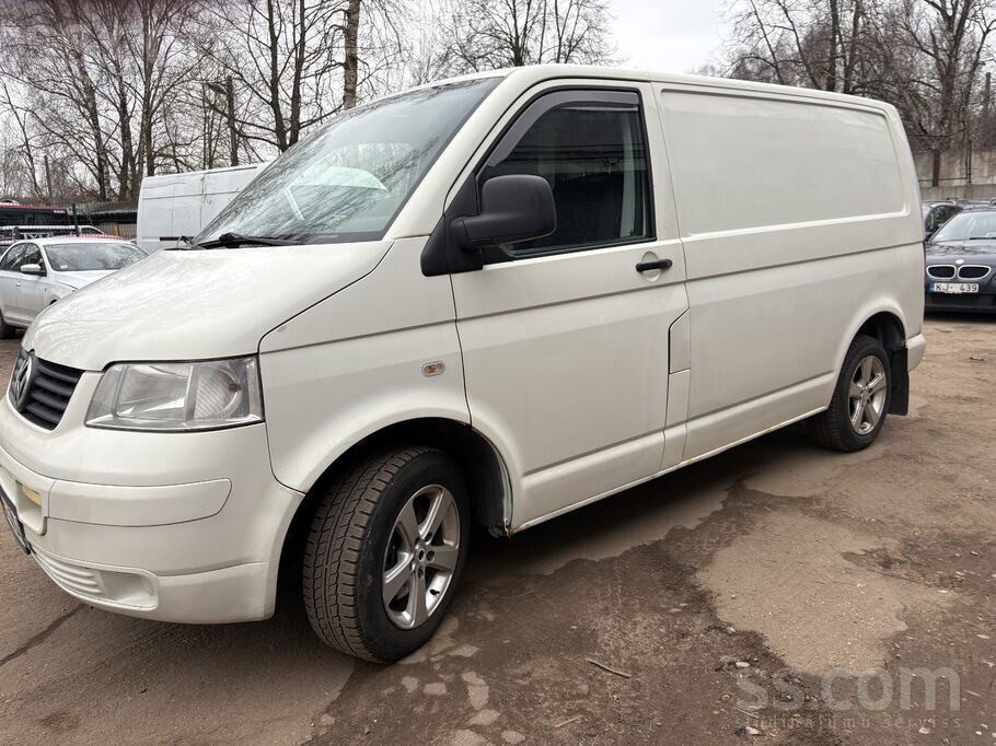 Volkswagen T5. TA līdz 26.01.2027.