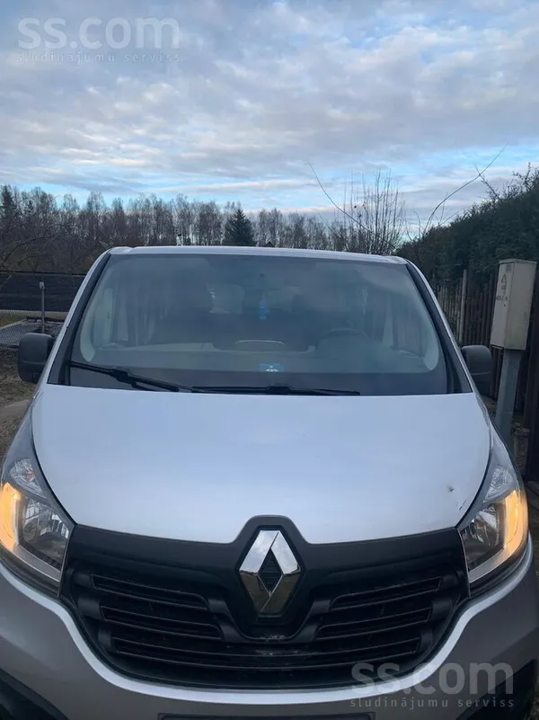 Pārdodu Renault Trafic 2015g. Dīzelis 1, 6; nobraukums 159000, sēdvietas-8,