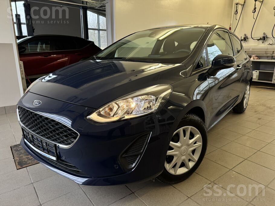 Ford Fiesta ar 1.1 benzīna dzinēju. 
Virsbūvei ir krusas bojājumi. 
Cena n