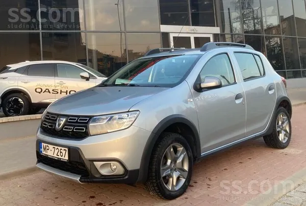 Dacia Dacia Sandero Stepway ar mehānisko pārnesumkārbu.