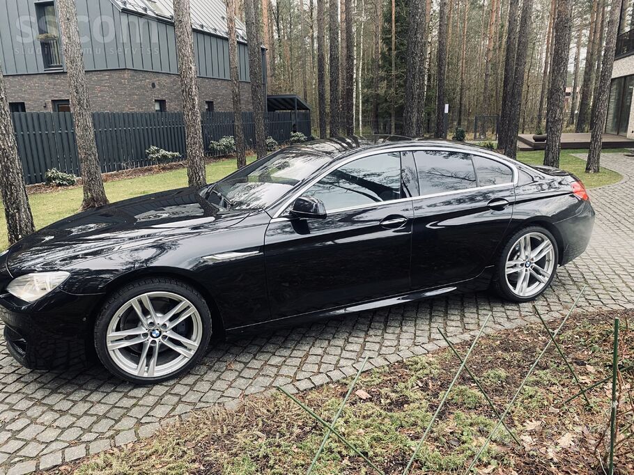 BMW Automašīna tiek lietota ikdienā, nobraukums mainās