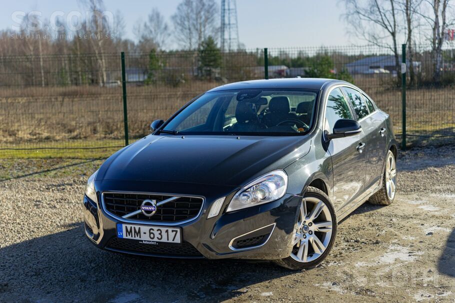 Volvo Volvo S60 ar 2.0 litru dīzeļdzinēju un automātisko