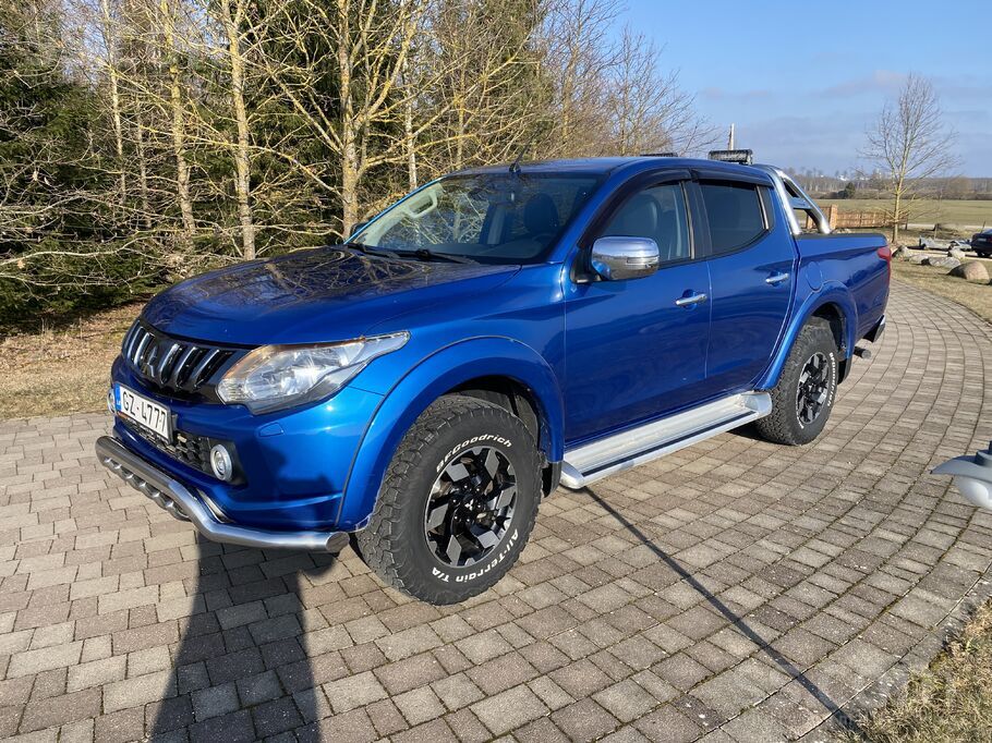 Labi uzturēts un kopts Mitsubishi L200. Aprīkots ar 2, 4 litru dīzeļa dzinēj