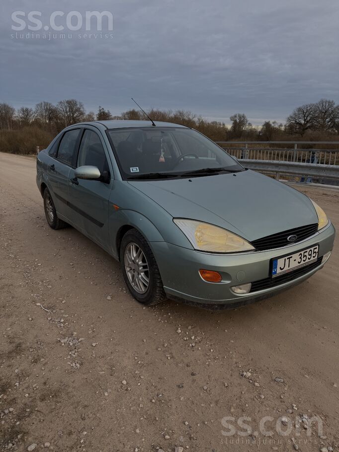 Pārdodu Ford Focus 2000. gada izlaiduma ar pilnu komplektāciju. 

Auto lie