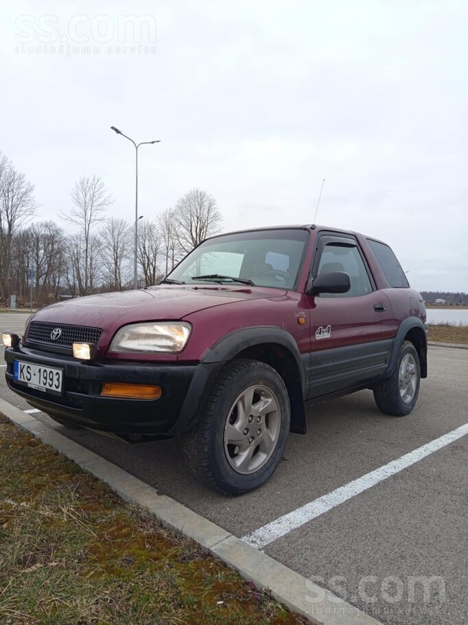 Toyota Jauna apskate uz gadu, džips 4x4, medniekiem, makš