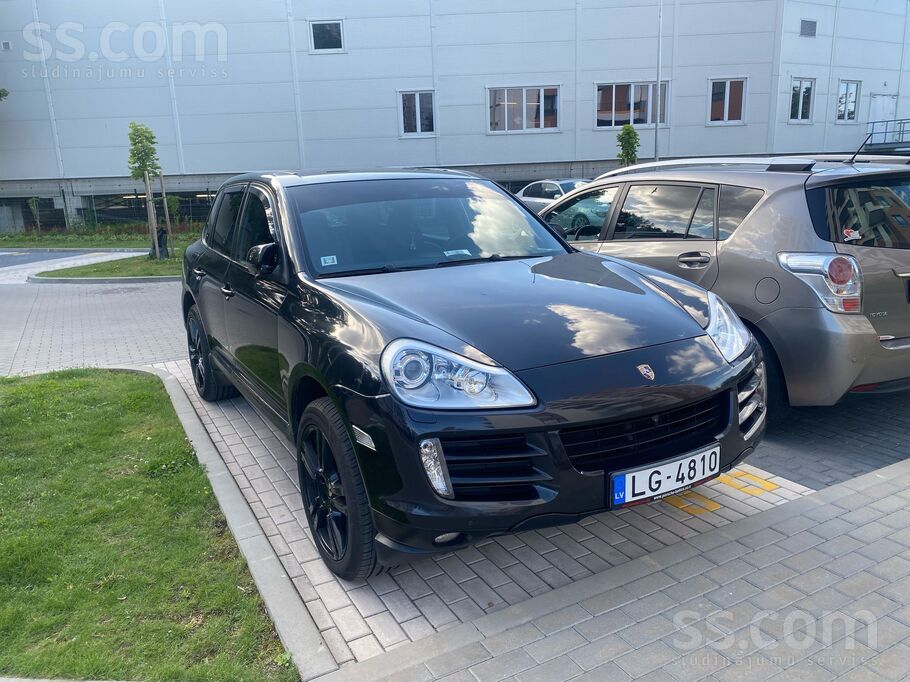 Tirgojas auto ar ko braucu ikdienā.
Ļoti jaudīgs un komfortabls.
Uzreiz