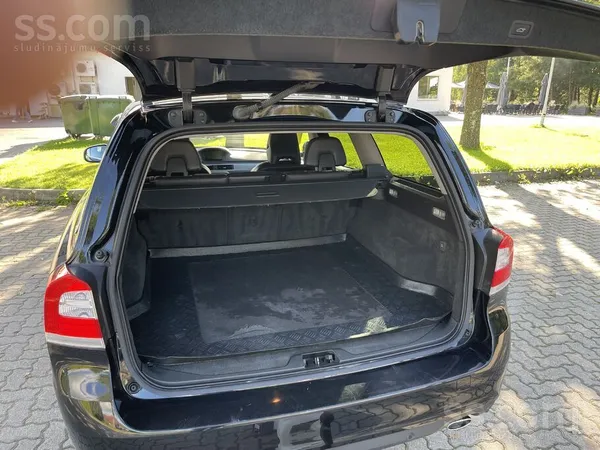 Volvo Pārdot Volvo v70 laba tehniska un vizuālajām stāvo