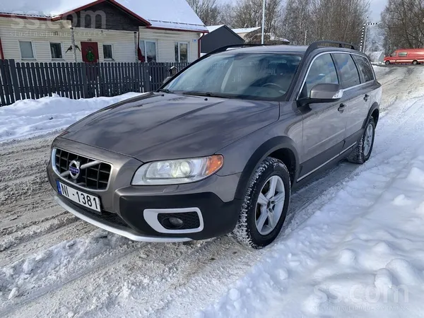 Volvo Divas atslēgas, divi riteņu komplekti 360000km.