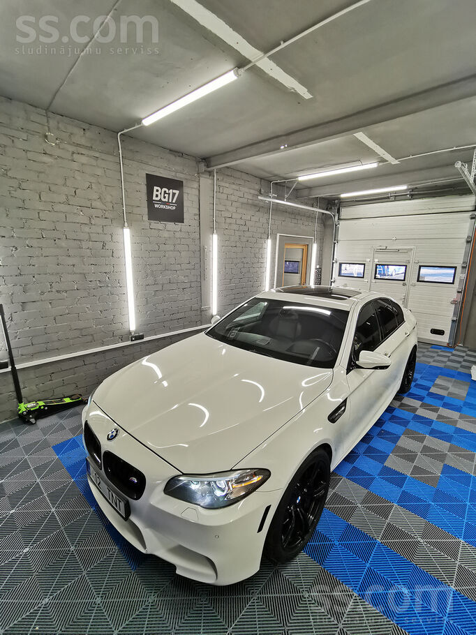 BMW M5 F10 4.4 V8 Twin-Turbo, 412 kW (560 Hp).
Transmission 7-speed dual-c