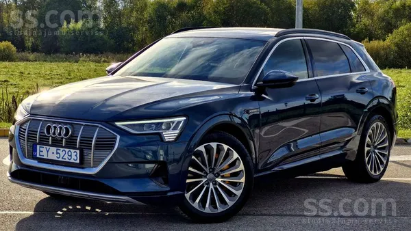 Audi e-tron 55 quattro no Nīderlandes 300kw ar vienu no pilnākajām komplektā