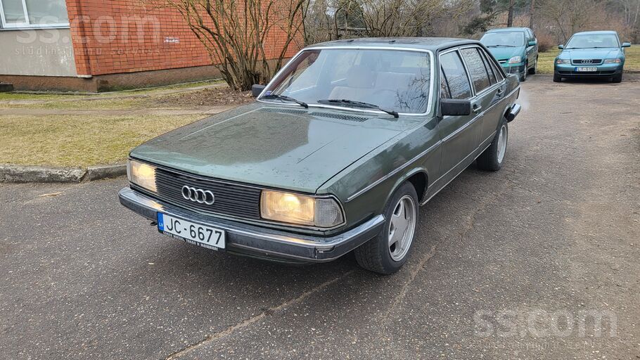 Продаю Ауди 2.1 бензин 1980 года