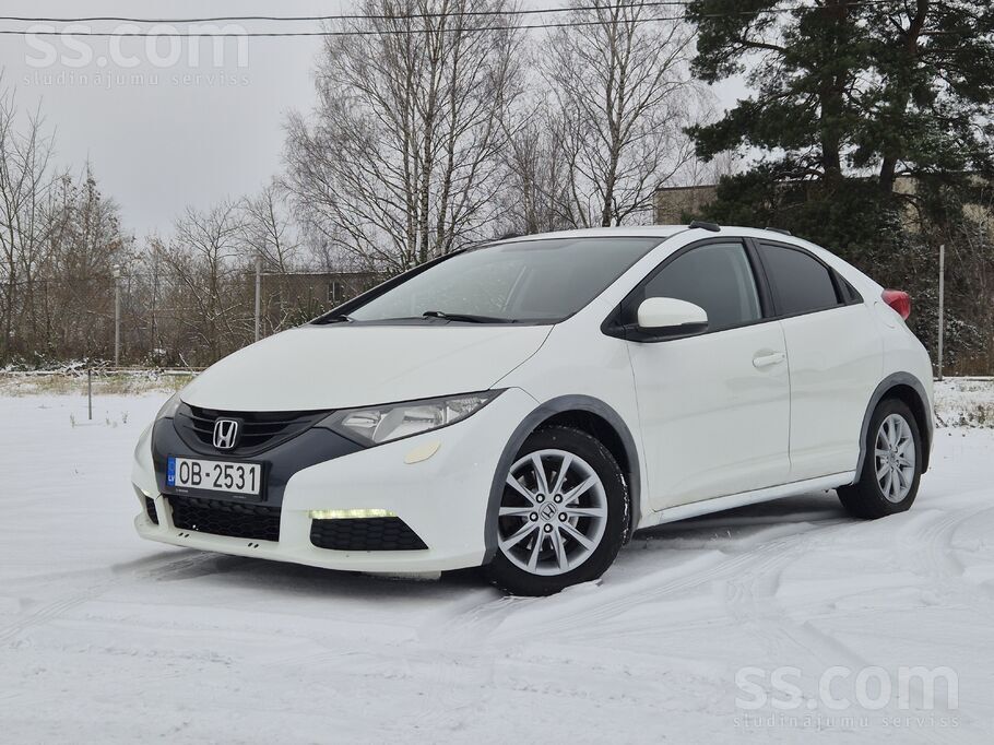 Honda Civic Automāts Benzīns/gāze. TA līdz 27.11.2026
Vienkāršs, uzticams