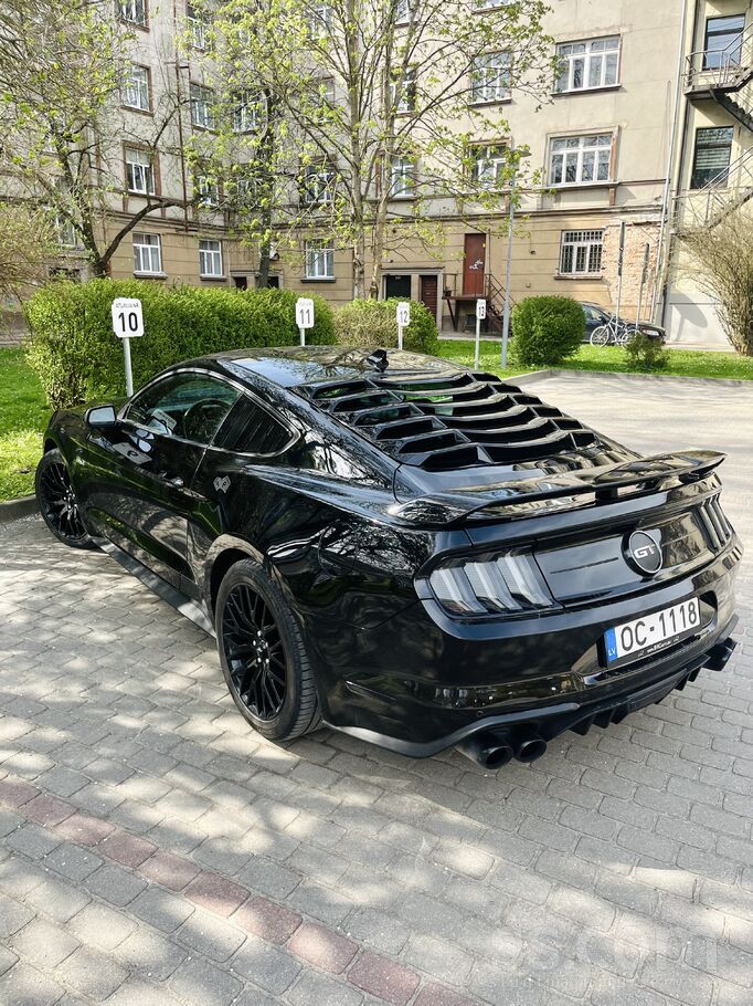 Mustangs izcilā kārtībā. Manuāla 6 pakāpju kārba. Fantastisks, baudāms auto.