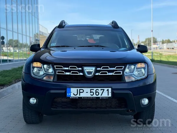 Auto ļoti labā tehniskā un vizuālā stāvoklī. Dzinējs un kārba darbojas ideāl