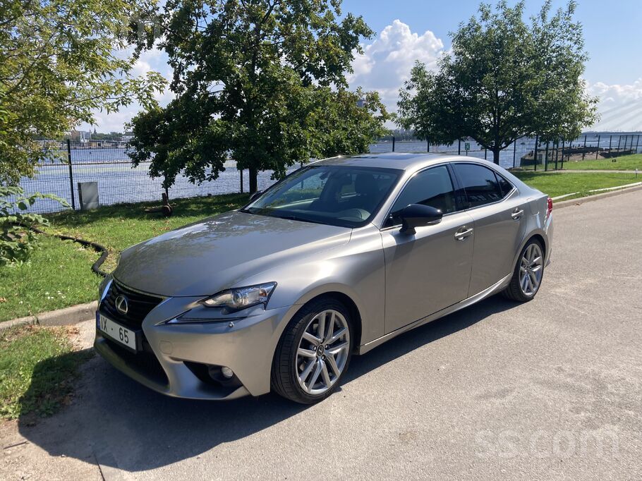 Lexus Is300H 133kw
Automašīnai veikta pretrūsas apstrāde. Nesen nomainītas