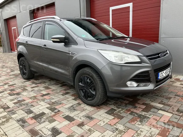 Ford Auto no Vācijas, pirkts oficiālā izsolē. 