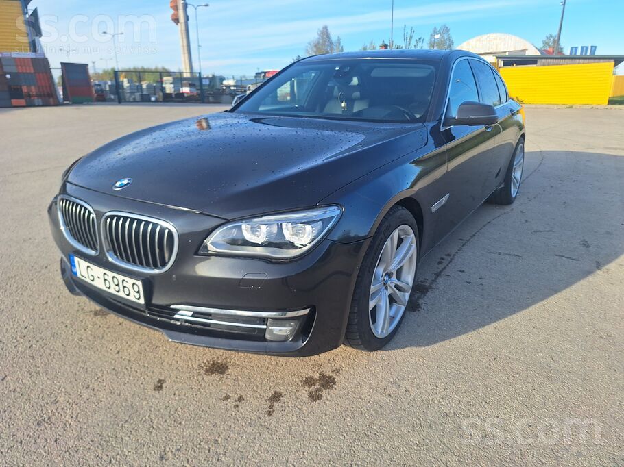 BMW Pārdod BMW xDrive 3.0D, 190kw. Auto labā tehniskā 