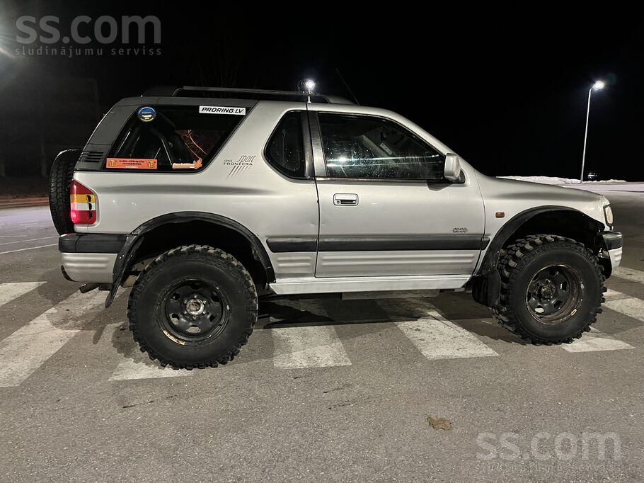 Svaiga Ta. Ir led bārs uz jumta , snorkelis, pastiprinātie amortizatori , st