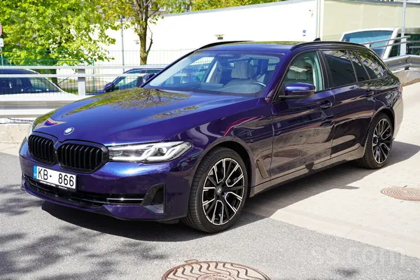 BMW BMW 530 xDrive Touring Lci 185кВ Mhev - Pilna BMW 