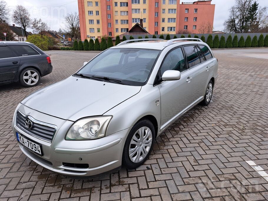 Pardodu tajota avensis, drusku rusa , nedaudz iebuhtets sparns , nedumo , ma