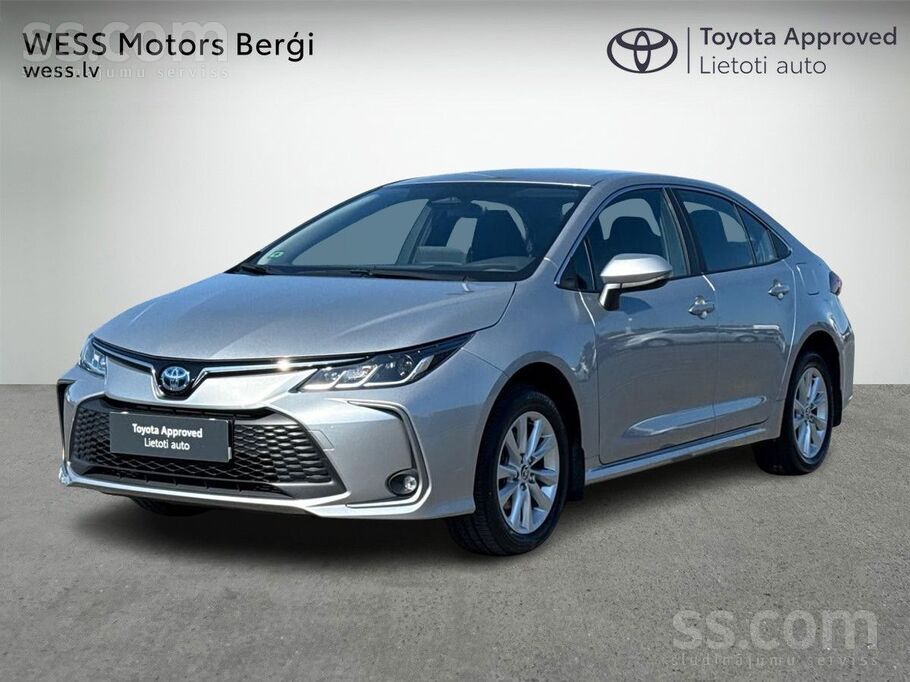 Praktiski jauns auto ar garantiju un bezmaksas palīdzību uz ceļa. Ziemas un