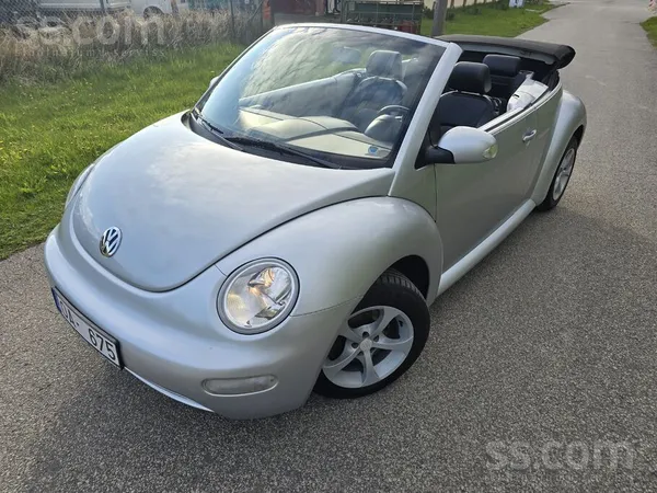 Pārdodas sakarīgs auto VW New Beetle, aprīkots ar 5 pakāpju manuālo kārbu un