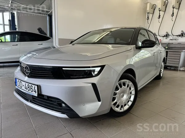 Opel Astra Sports Tourer. 
Cena norādīta ar iekļautu Pvn. 
Automašīna ar i