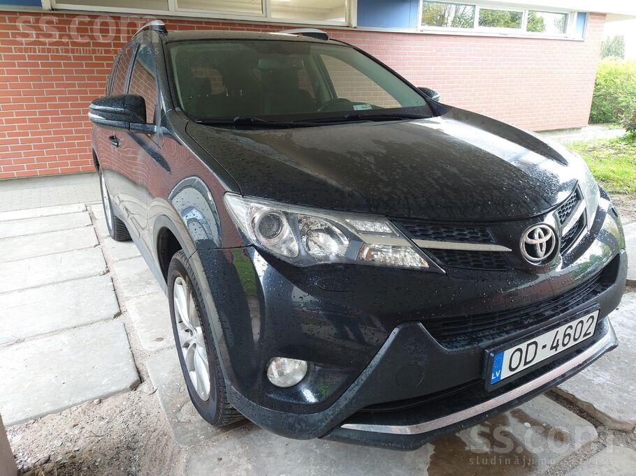 Toyota Pārdod Toyota Rav4, 4x4 automāts 2.2l dīzelis. 110