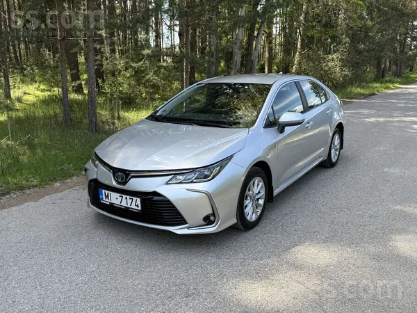 Pardod Toyota Hybrid 1.8i -72kw/64281 km orig nosk. /automāts Ir Toyota Rela