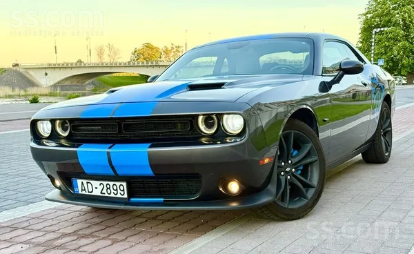 Dodge Tiek pārdots Dodge Challenger . Auto perfektā vizu