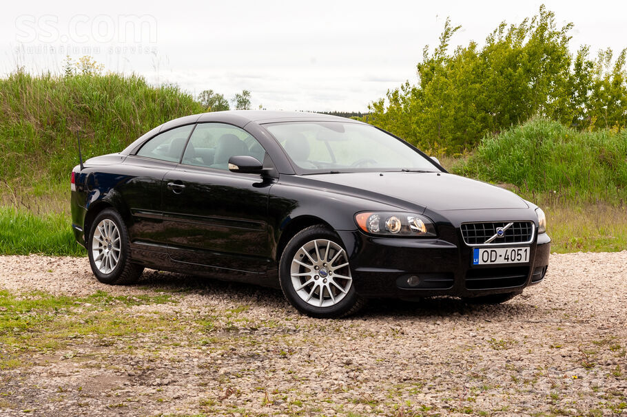 Tikko ievests Volvo C70 Summum ar cieto jumtu 2.4D5 120kw-163z. s. Automašīn