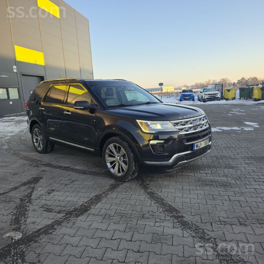 Tiek pārdots Ford Explorer 2018. gada izlaiduma automobilis Limited komplekt