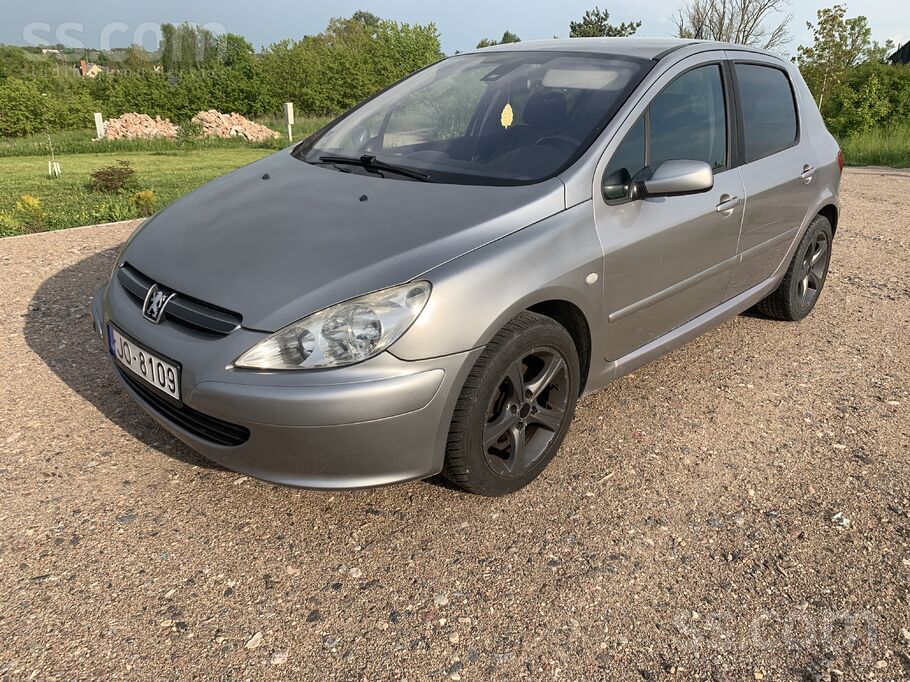 Pārdodu auto labā tehniskā stāvoklī. Nomainīta zobsiksna, starteris, akumula