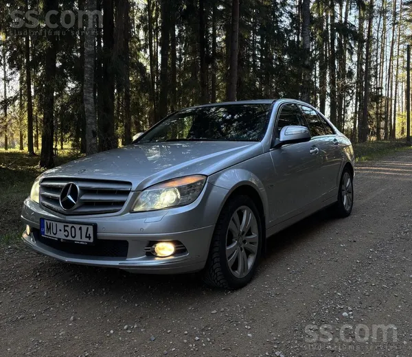 Mercedes Pārdodu pievilcīgu un ar bagātīgu komplektāciju Me