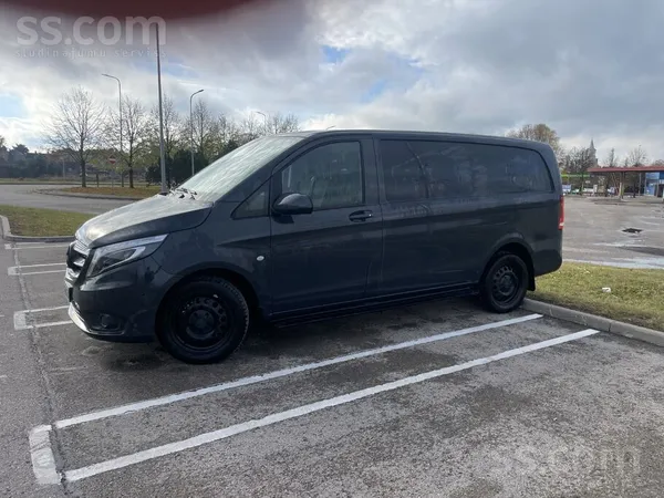 Pārdod Mercedes Vito kravas furgons, trīs sēdvietas, 140 kW, pilnpiedziņa, a