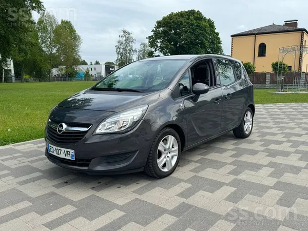 Opel Car play, nevienas krasotas detalas, bez defektiem